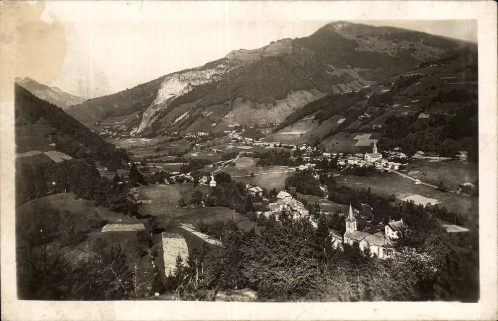 Saint-Jean-d'Aulph (Haute-Savoie) — vista geral — Éditions du Chemin-Neuf, Lyon, n° 10.009 - Frente