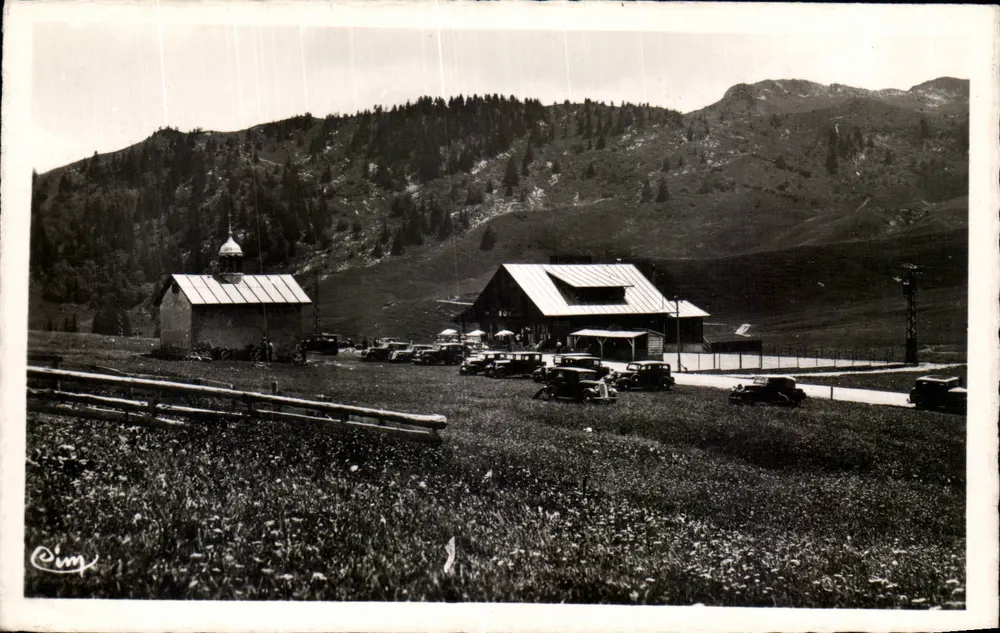 Col des Aravis (Alta Saboia) — O Restaurante - Os Rhododendros - A Capela — Comblain-Macon - Frente