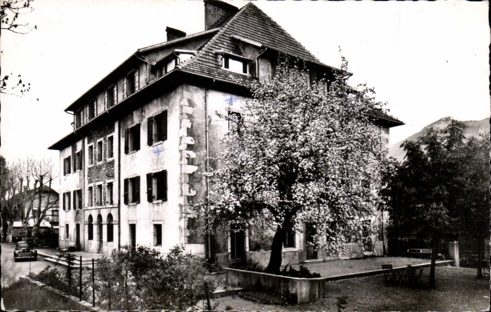 Villaz (Haute-Savoie, 700 m.) — Kur- und Erholungsheim des Schlosses Bon Attrait — Édition Touring International Photo - Vorderseite