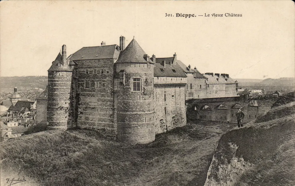 Dieppe — O velho Castelo — G. Korchand, n° 301 - Frente