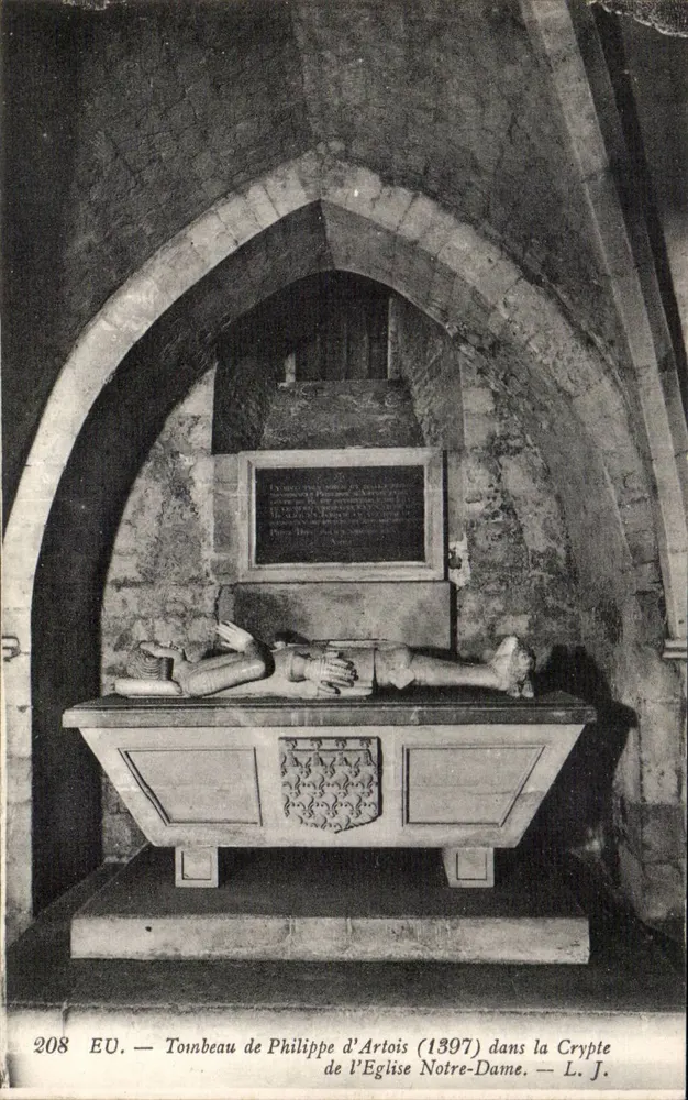 EU — Grabmal von Philippe d'Artois (1397) in der Kapelle der Kirche Notre-Dame — L. J. - Vorderseite