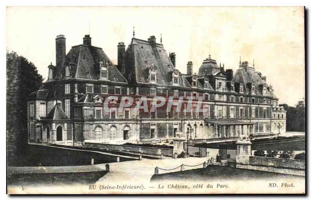 EU (Seine-Inférieure) — O Castelo, lado do Parque. — ND. Fot. - Frente
