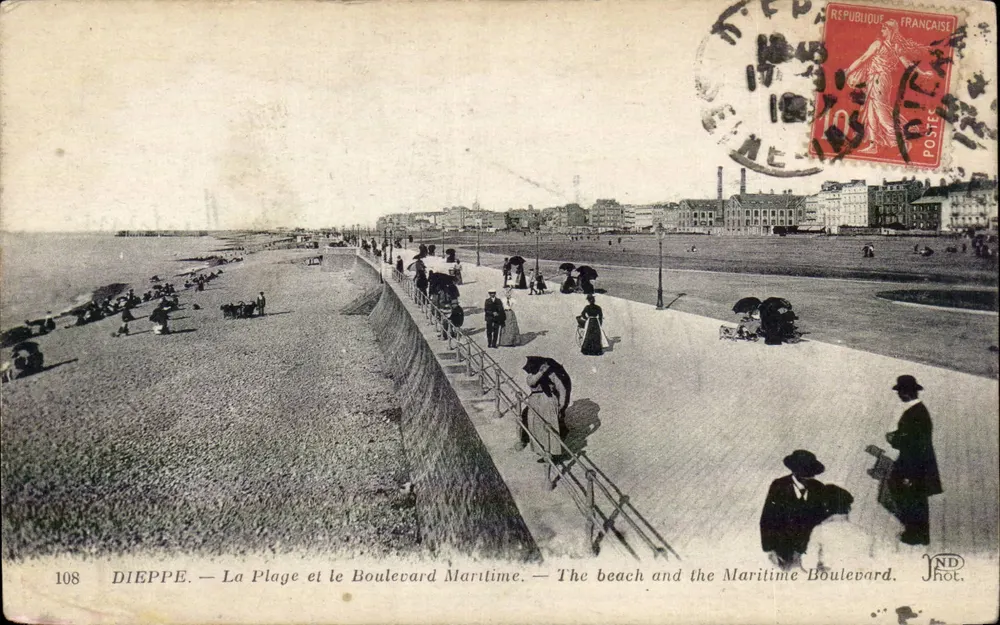 Dieppe — A Praia e o Boulevard Marítimo — JND Hot. - Frente