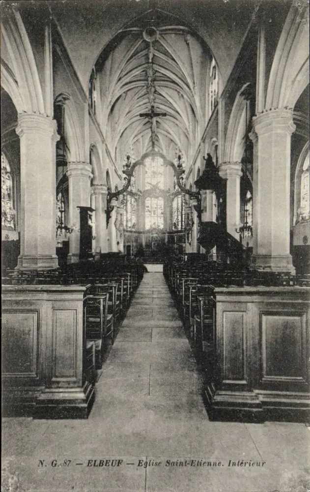 Elbeuf — Igreja de São Etienne — Interior - Frente