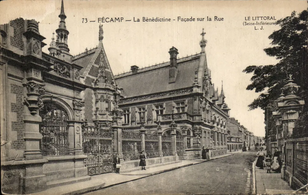 Fécamp — A Bénédictine — Facha da Rua — L. J. — O Litoral (Seine-Inférieure) - Frente