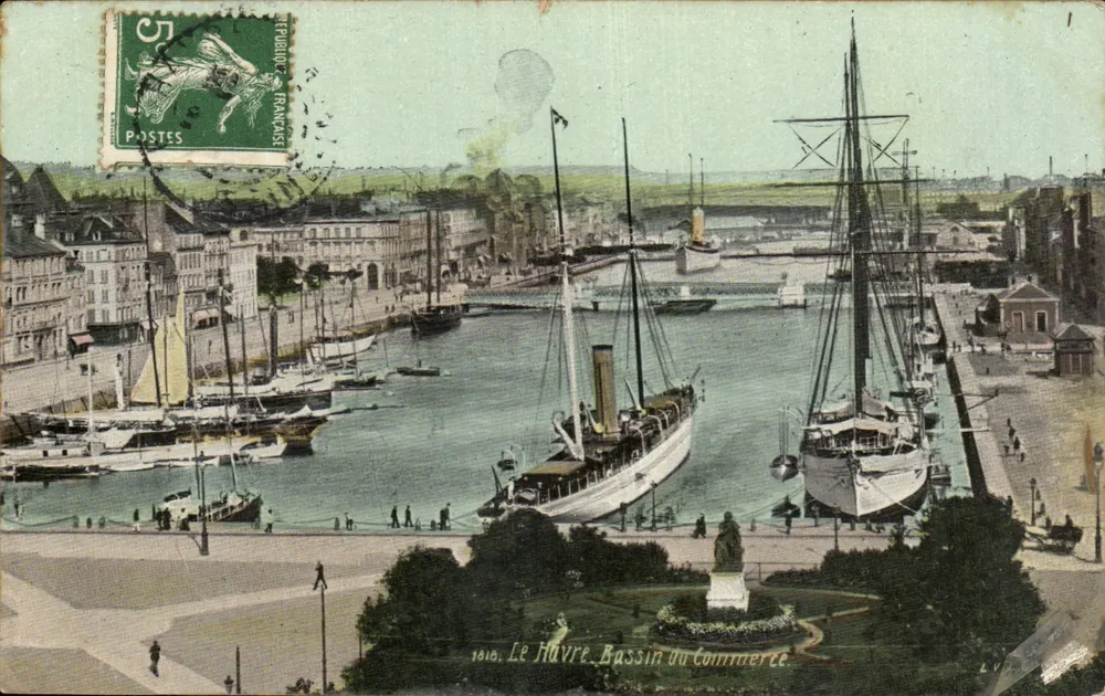 Le Havre - Bassin do Comércio — vista do porto com barcos — editor L.V. n°1016 - Frente