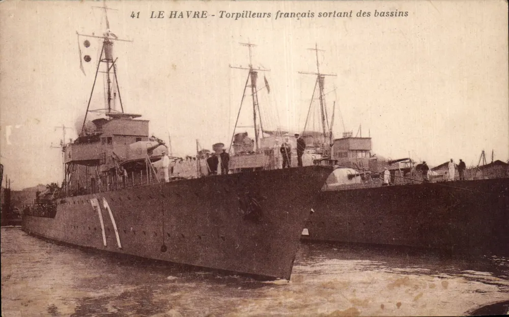 Le Havre — Französische Torpedos, die aus den Werften auslaufen — J. Nosais, Verlag 18, Avenue du Coteau - Nantes - Vorderseite