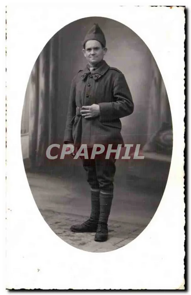 Soldat im Uniform — Portraitstudio — unbekannter Verleger - Vorderseite