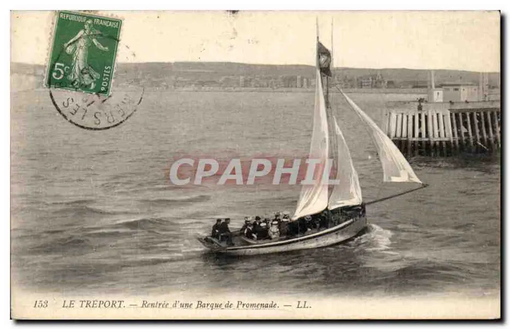 Le Tréport — Retorno de uma Embarcação de Praia — LL. — n°153 - Frente