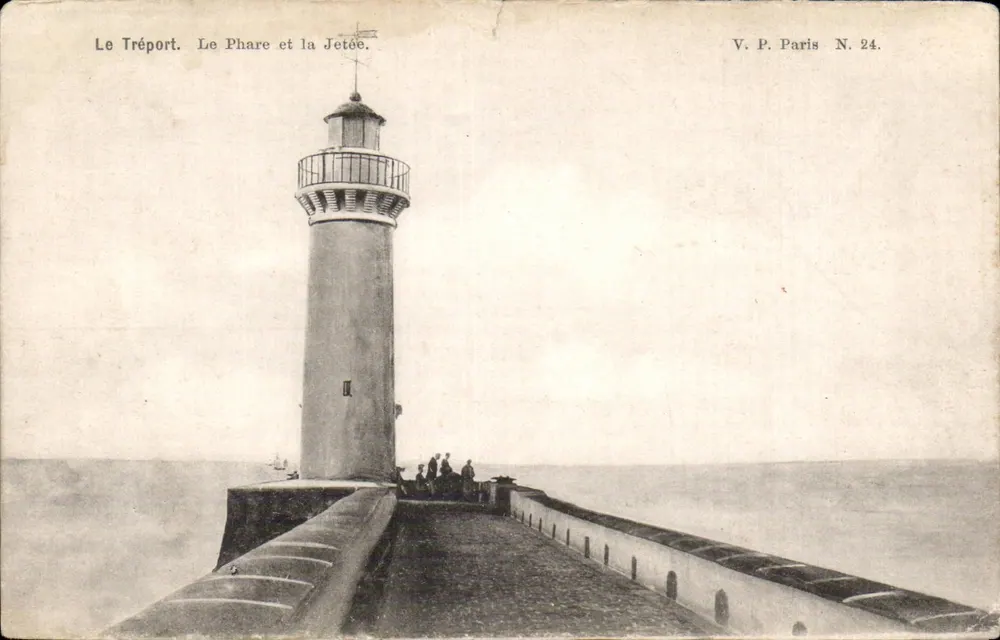 Le Tréport. O Farol e a Ponta — V. P. Paris N. 24. - Frente