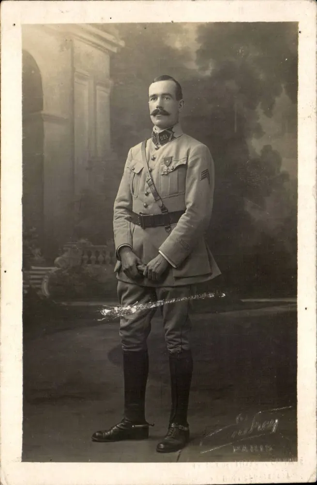 Soldat im Uniform — Portraitstudio — Coudrey, Paris - Vorderseite