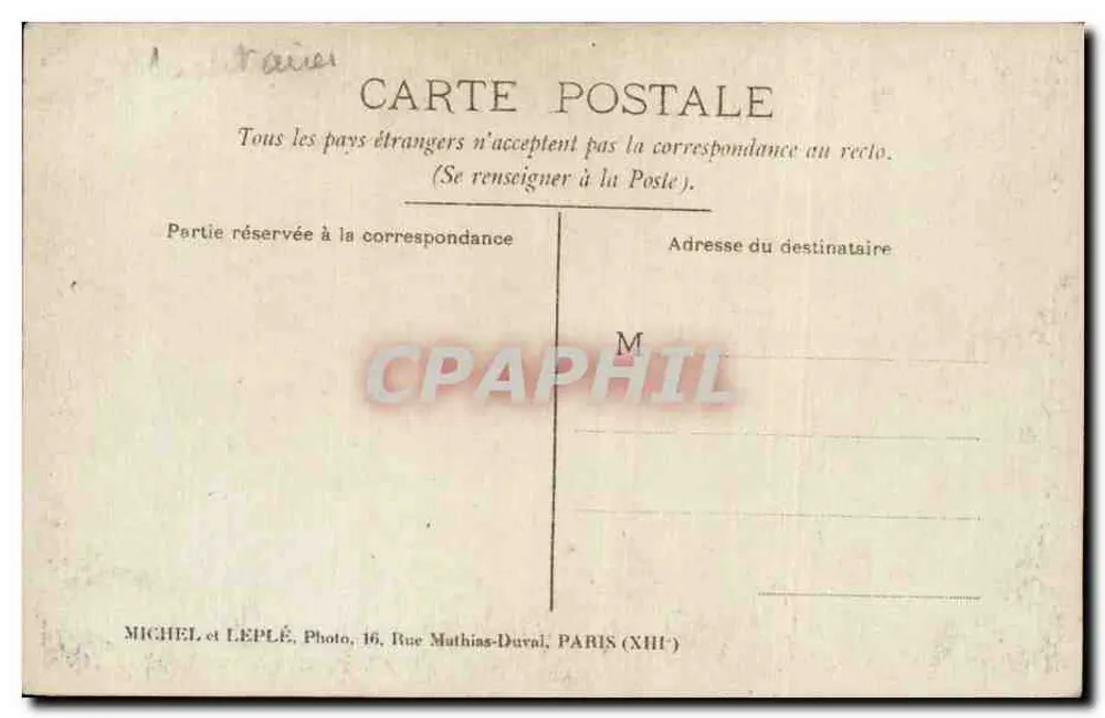 Gruppe Soldaten — vor einem Gebäude — Michel et Leplé, Paris (XIIIe) - Rückseite