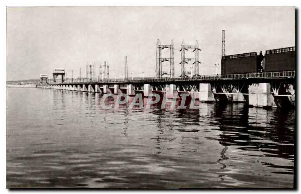 Estação Hidrelétrica de Volgograd, nomeada em homenagem a V.I. Lenin — Vista da central — Tipografia HMO, URSS - Frente