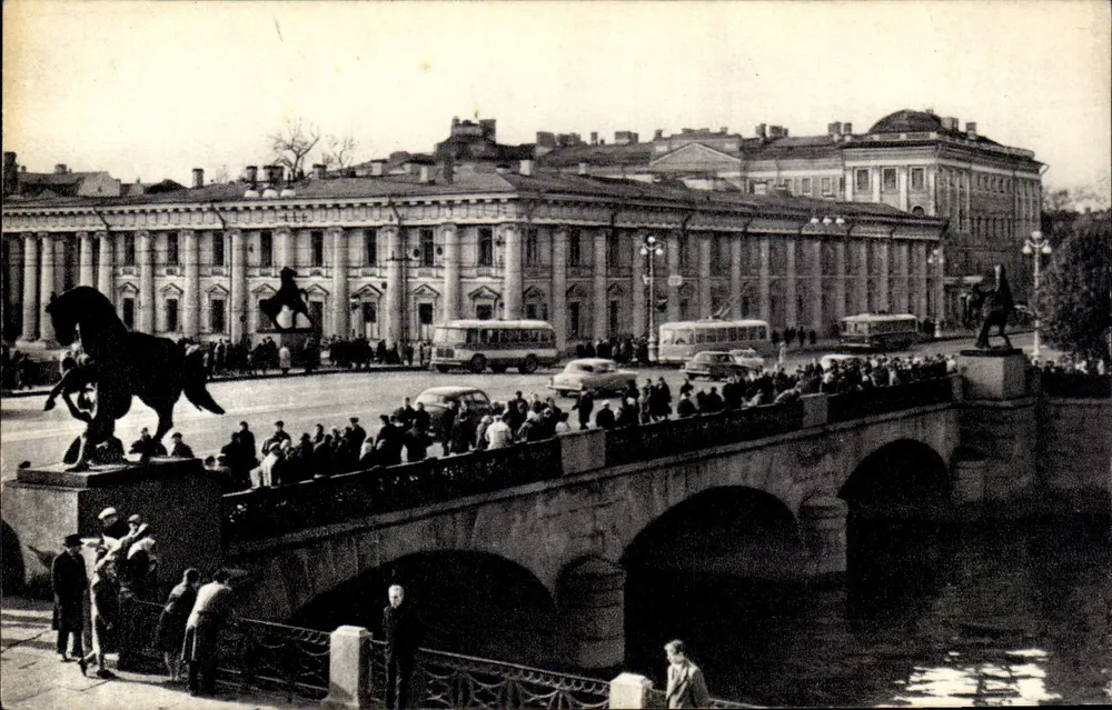 Leningrad, Anichkov-Brücke — Skulpturen von P. Klotdt — Verlag Leningrad, Nr. M-21407 - Vorderseite