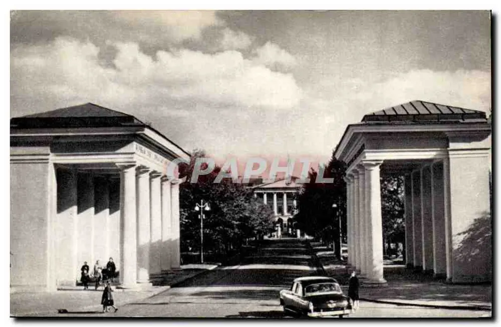 Leningrad. Smolny - Propyläen — Architekten V. Shchukho und V. Gelfreich - Vorderseite