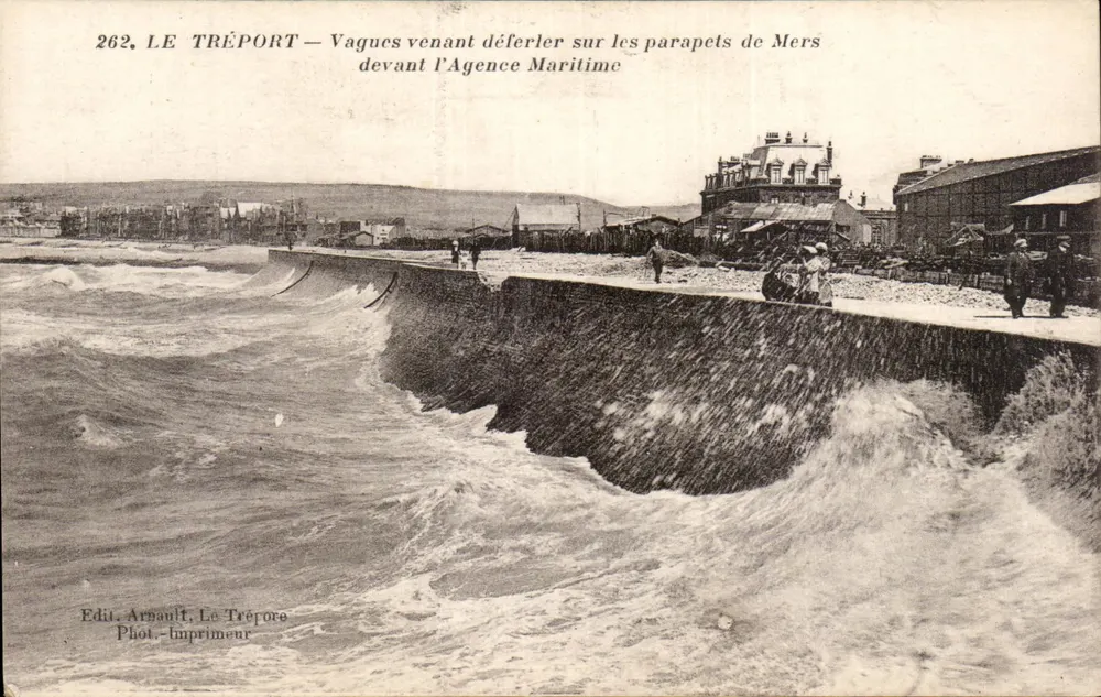 Le Tréport — Wellen, die sich gegen die Brüstungen von Mers vor der Seehandelsagentur brechen — Edit. Arnault, Le Tréport - Vorderseite