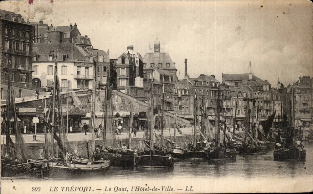 Le Tréport — Der Kai, das Rathaus — LL - Vorderseite