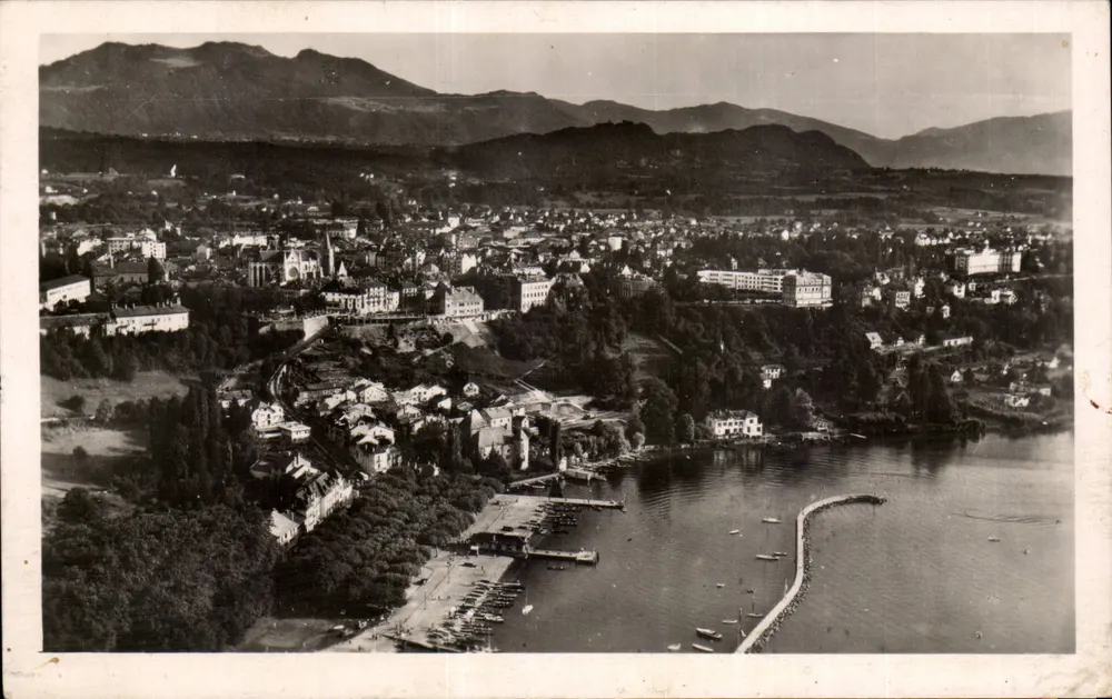 Thonon-les-Bains — Der Hafen, die Stadt, die Monts du Chabiaïs — Luftbilder J. Cellard - Lyon - Vorderseite