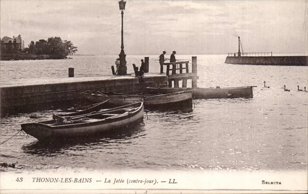 Thonon-les-Bains — A Pontão (contraluz). — LL. — Selecta - Frente