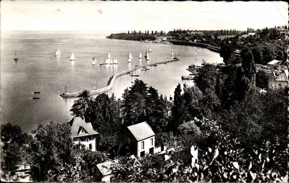 Thonon-les-Bains — Der Hafen und Segelboote auf dem Lac Léman — Authentische Fotografie - Vorderseite