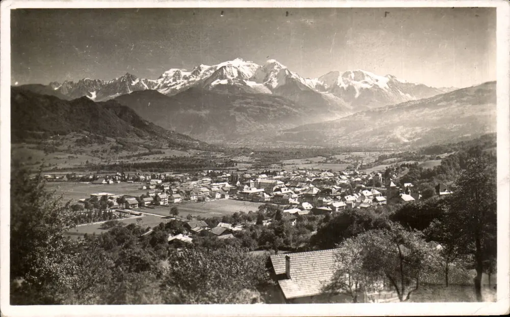 सैल्लांच (हाट-सैवोइ) — मॉंट-ब्लैंक के सामने की व्यापक दृश्य — प्रकाशक जी.आई.एल., एनेसी, संख्या 2755 - आगे