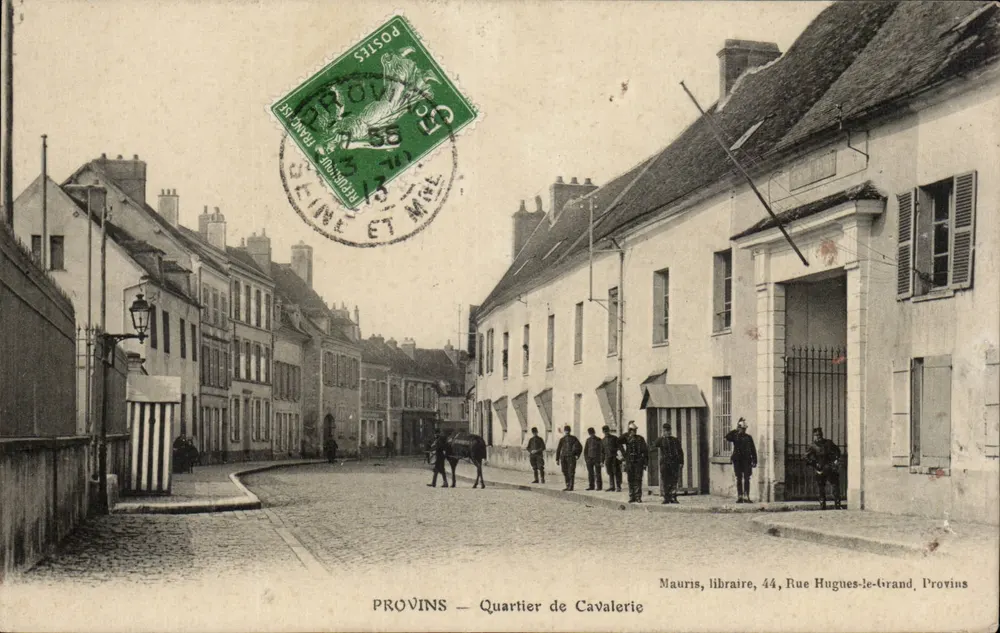 Provins — Bairro da Cavalaria — Mauris, livreiro, 44, Rue Hugues-le-Grand, Provins - Frente