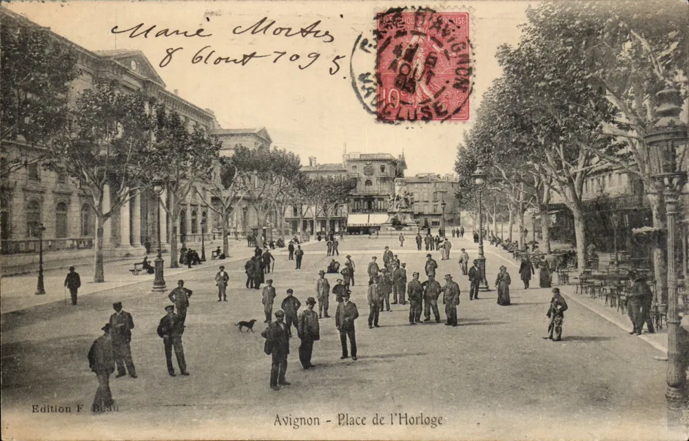 Avignon - Place de l'Horloge — Edição F. Beau, n° 7095 - Frente