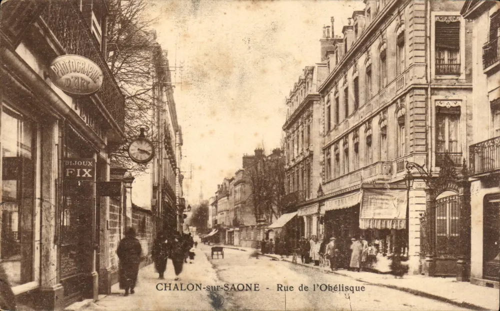 Chalon-sur-Saône - Rue de l'Obélisque — fotografia de arte por Bi-Joux Fix - Frente