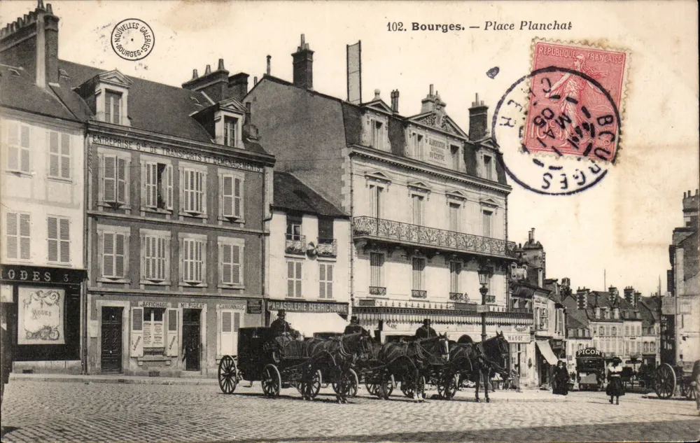 Bourges — Praça Planchat — Novas Estações - Frente
