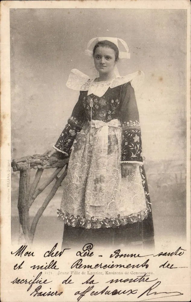 Jovem Menina de Lansice - Ambientes de Concarnneau — Coleção VILLAROU Quimper, n°1171 - Frente