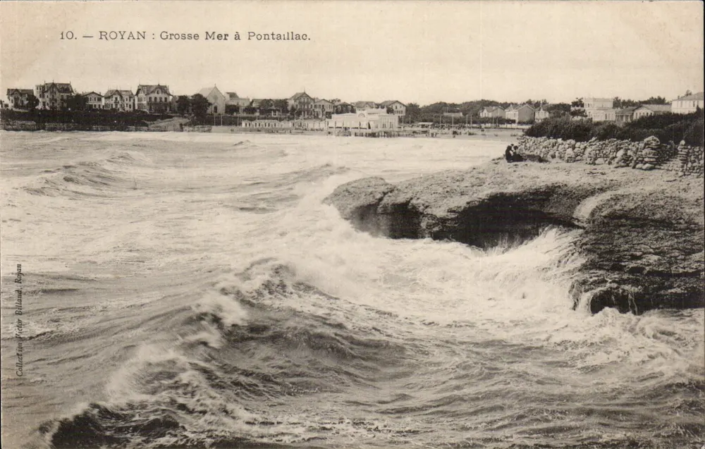 Royan : Grosse Mer à Pontaillac — editor V. Billaud, n°10 - Frente