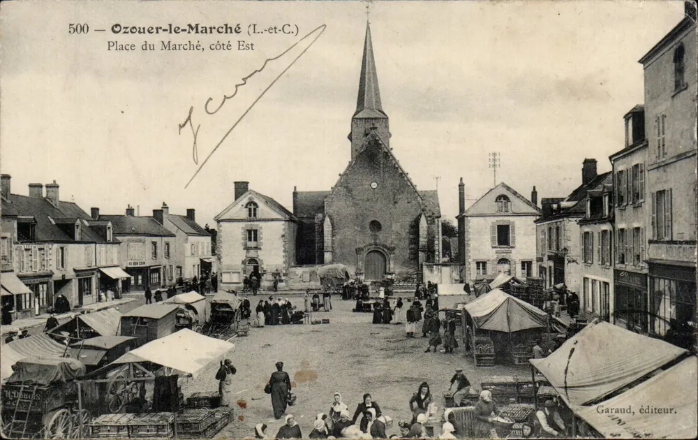 Ozouer-le-Marché (L.-et-C.) — Place du Marché, côté Est — Garraud, éditeur - Frente