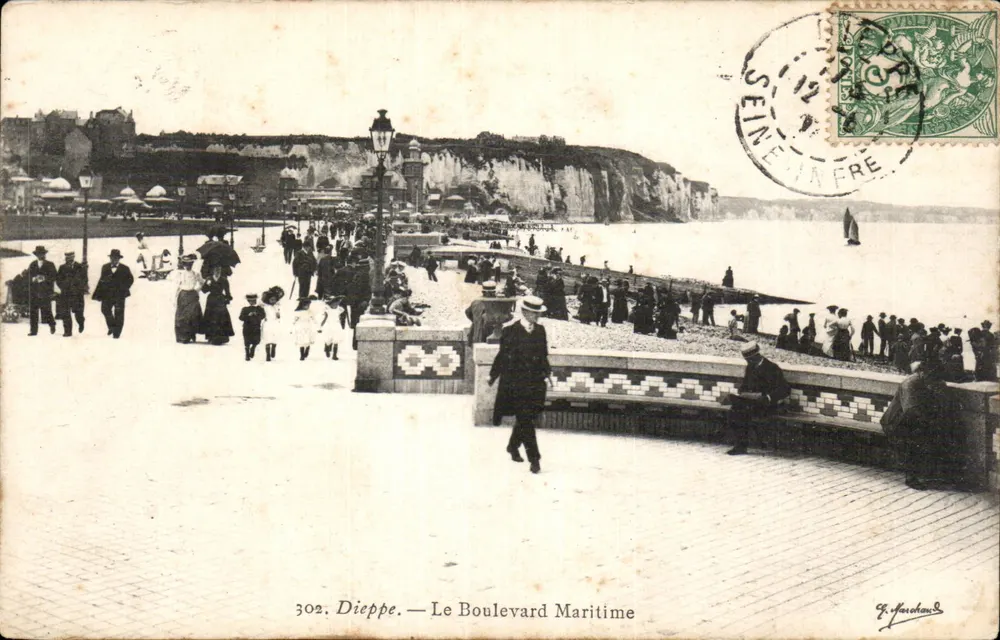 Dieppe — O Boulevard Marítimo — F. Houchard, n° 302 - Frente