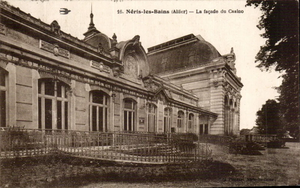 Nérîs-les-Bains (Allier) — A fachada do Casino — Édit. Proussel, Nérîs-les-Bains - Frente