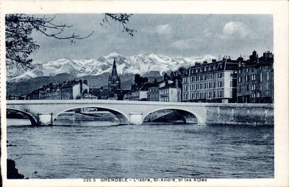 Grenoble - L'Isère, St-André, e as Alpes — editor A. Hourlier, n° 225 5 - Frente