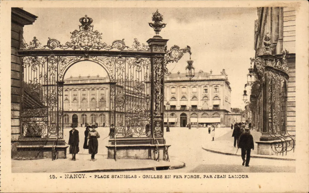 Nancy - Place Stanislas - Grilles en fer forgé, par Jean Lamour - Recto