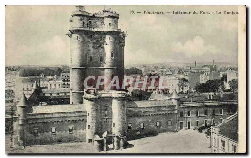 Vincennes — Interior do Forte — O Donjon - Frente