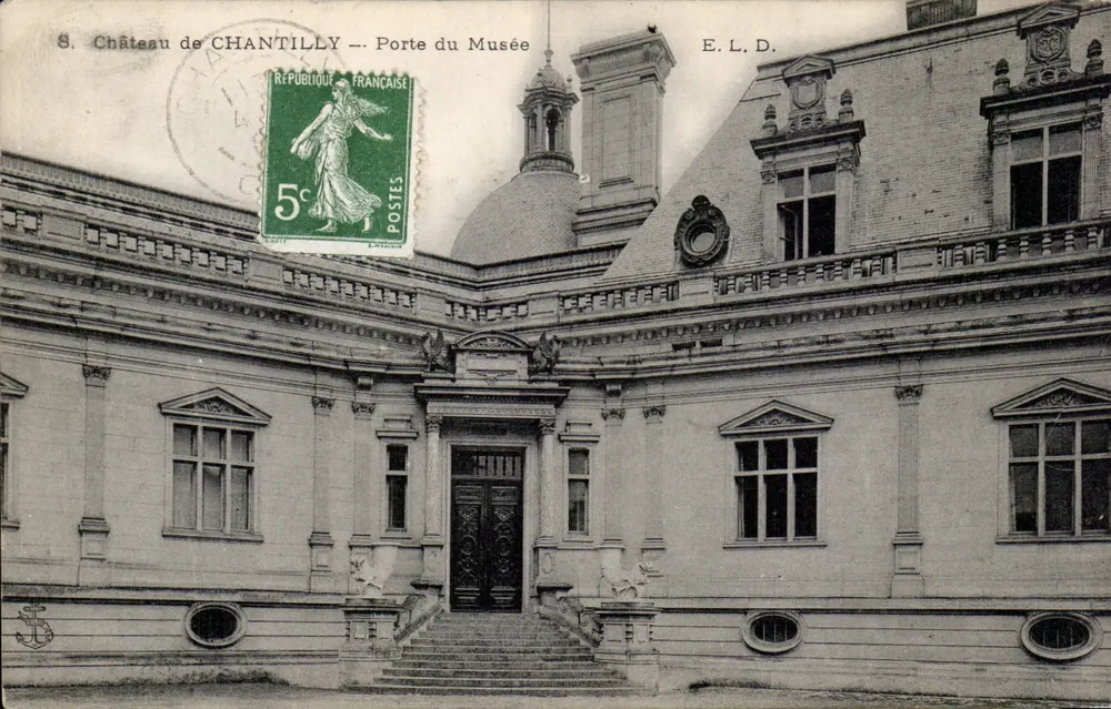Castelo de CHANTILLY — Porta do Museu — E.L.D. - Frente