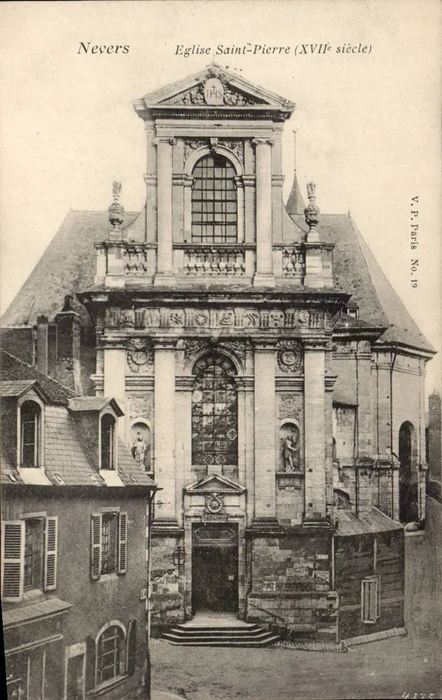 Nevers — Igreja de São Pedro (século XVII) — V.P. Paris No. 19 - Frente