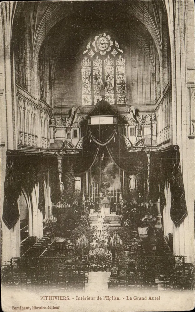 Pithiviers - Innenansicht der Kirche - Der Große Altar - Vorderseite
