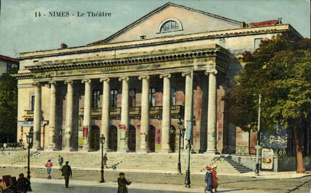 Nîmes - O Teatro — Bilhete postal antigo n°14 — Editor: Graphphil - Marselha - Frente