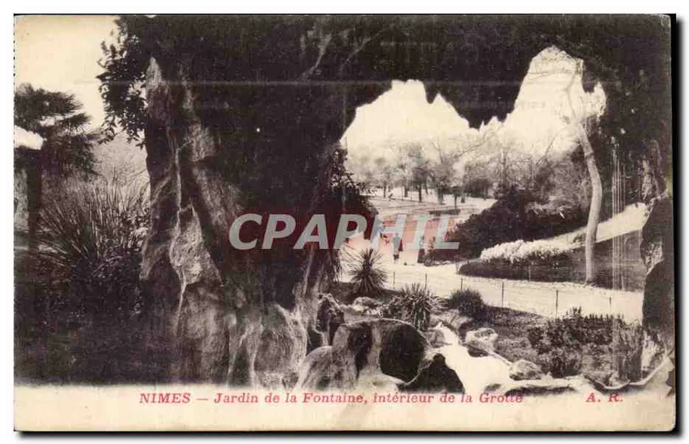 Nîmes — Jardin de la Fontaine, Innenraum der Grotte — A. R. - Vorderseite