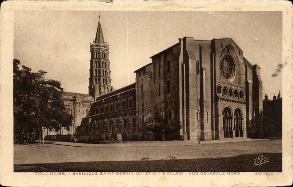 Toulouse - Basílica de São Sernim (séculos XI e XII) - Vista geral norte - Hélios 16 - Frente