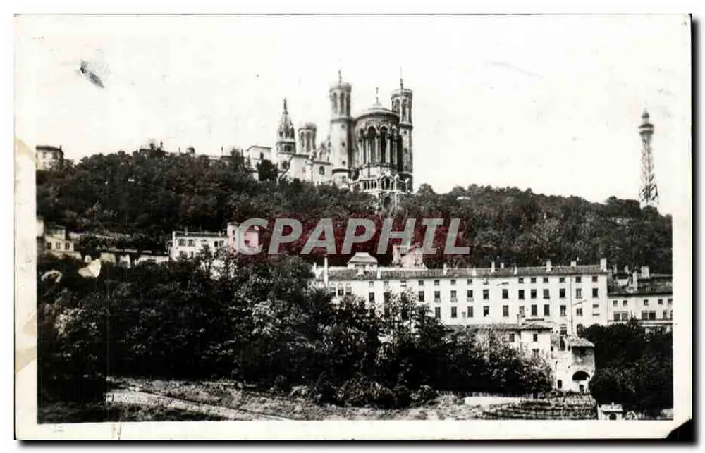 Visão de Lyon — Catedral e Torre metálica — edit. Groutatagy - Frente