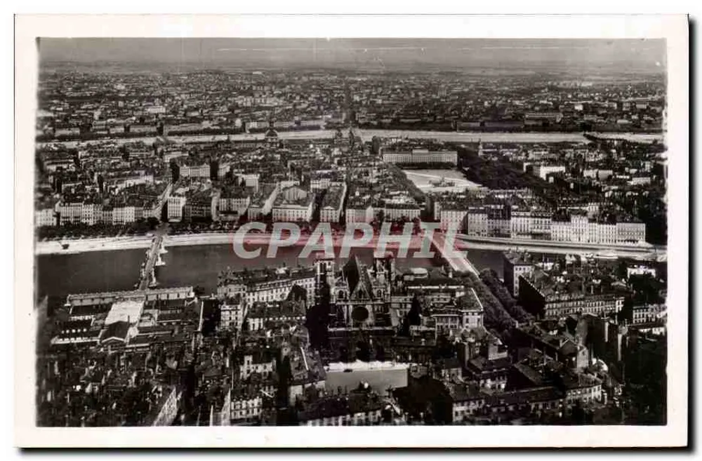 LYON — Vista aérea da cidade — Les Éditions du Cien-Neuf, Lyon - Frente