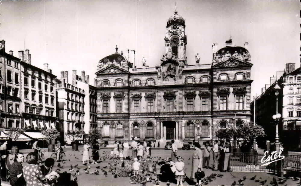 Lyon — Rathaus und Place des Terreaux — Estel - Vorderseite