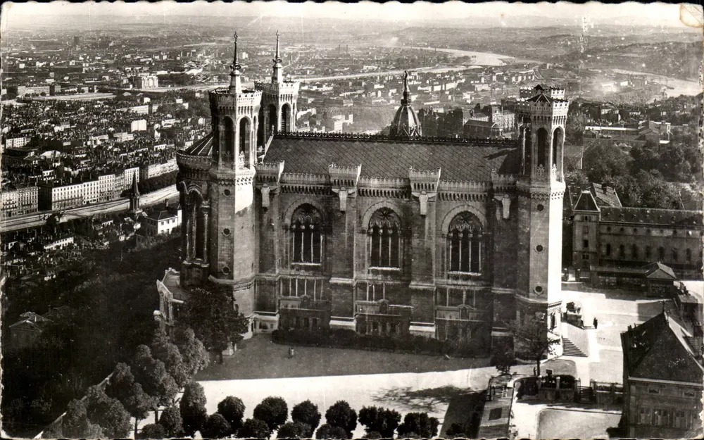 Die Basilika von Fourvière — Ansicht der Metalltürme — Edit. TROLLIET et Fils, Lyon - Vorderseite