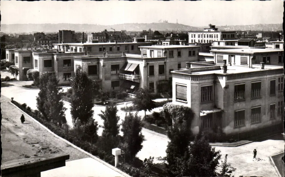 Krankenhaus Ed. Herriot — Blick auf die Pavillons — Édithens, Lyon - Vorderseite