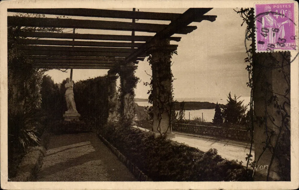 Pergola no Litoral — Costa Azul — Edição de Arte YVON, 14, Rue de Bretagne - Frente
