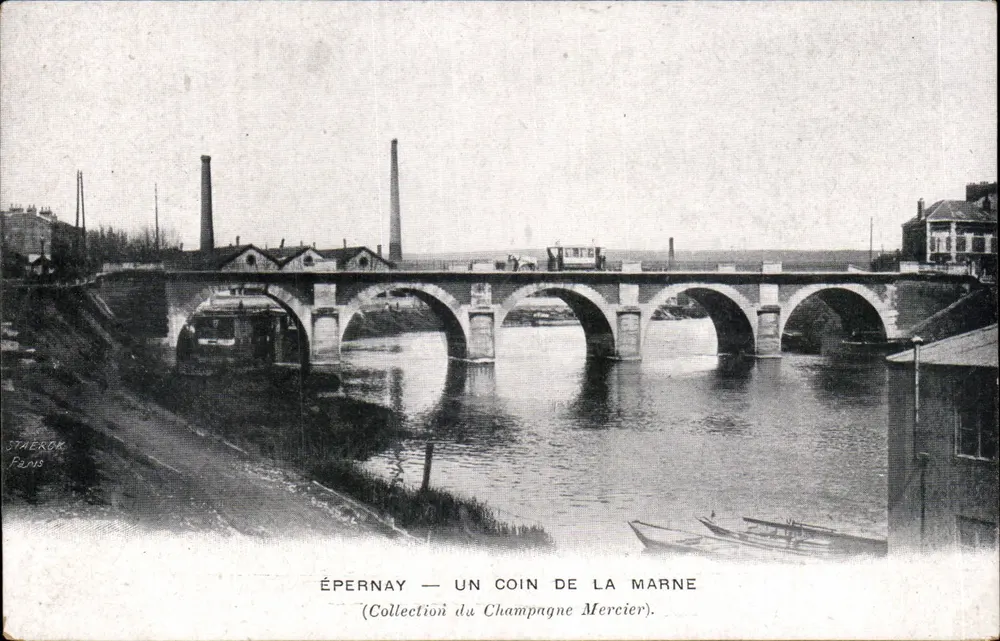 ÉPERNAY — UM CANTO DA MARNE — Coleção do Champagne Mercier - Frente